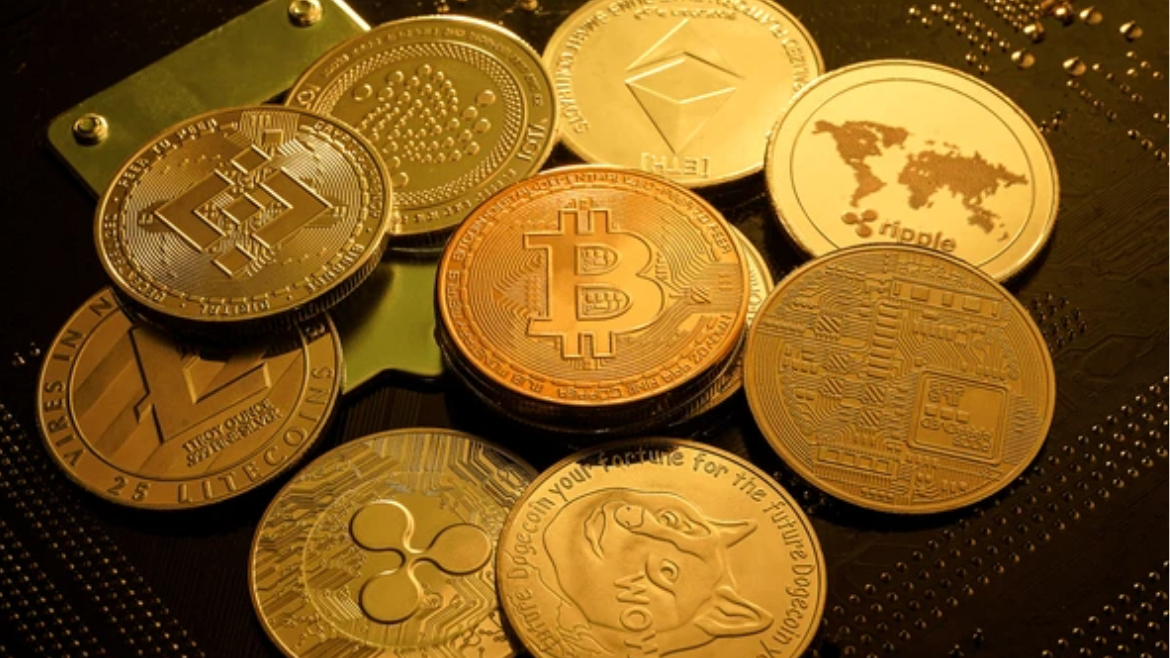 Top 5 altcoins smart investors are accumulating during the market dip
